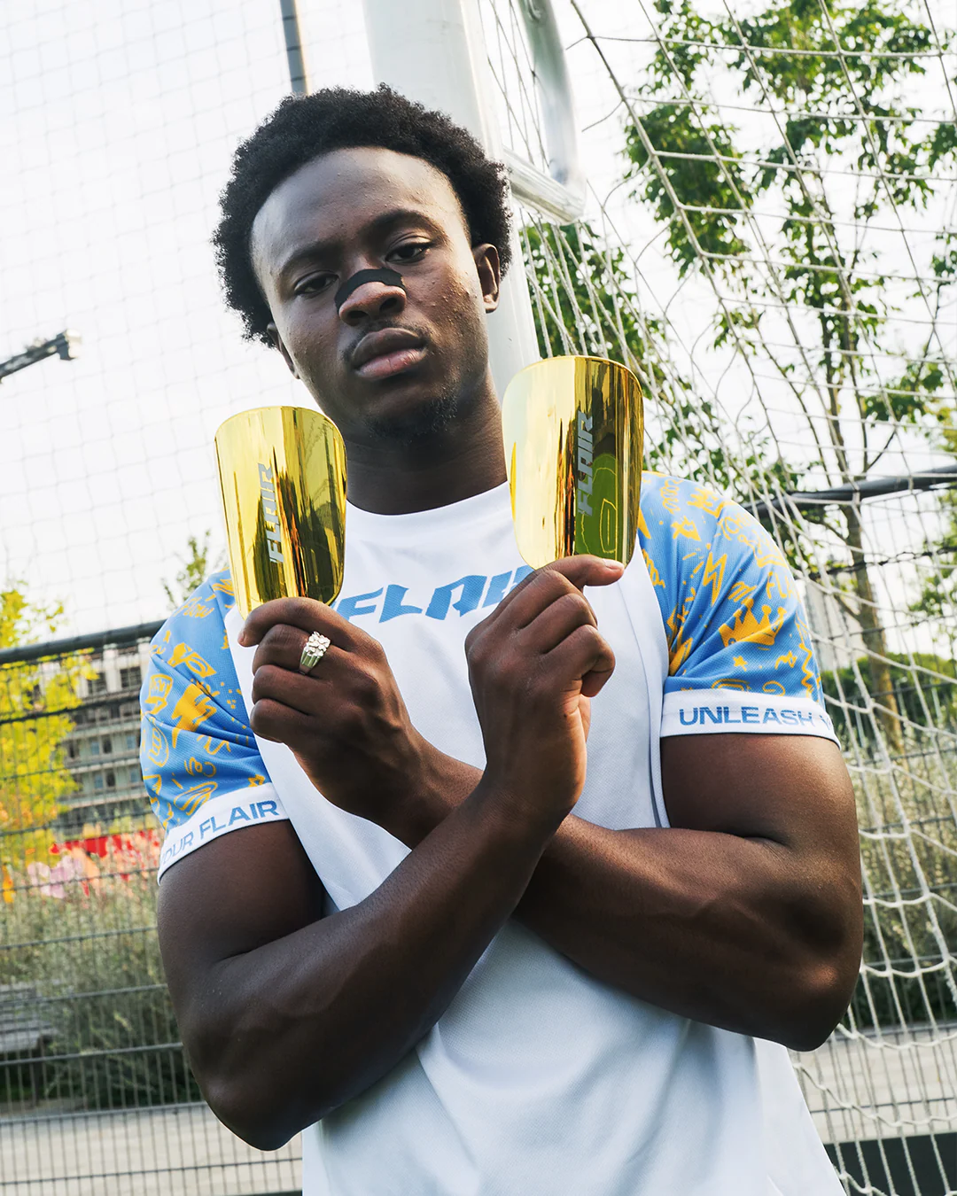 Gold shin pads - Image 8